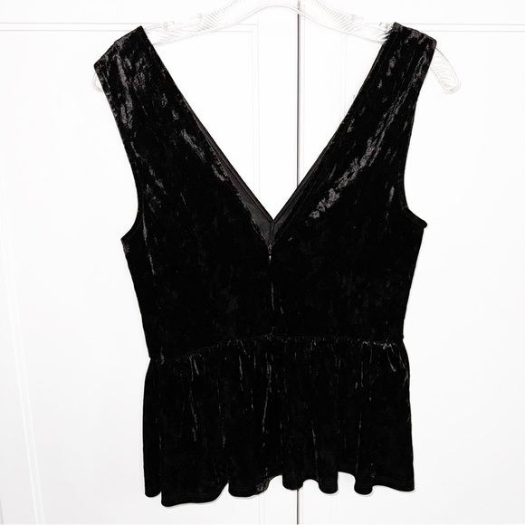 BCBGeneration Black VELVET PEPLUM V-NECK TOP Size Small - Picture 3 of 11